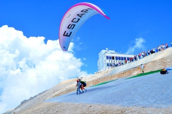 Paragliding by Tahtalı (2365 m)