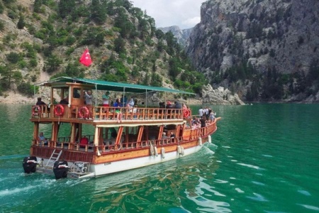 Green Canyon Boat Trip