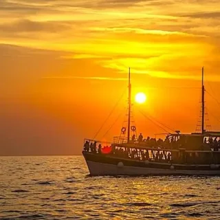 Romantic Sunset Yacht Tour to Suluada Island from Kemer – Swimming, Dinner on Board & Breathtaking Sea Sunset | Perfect for Couples & Photographers