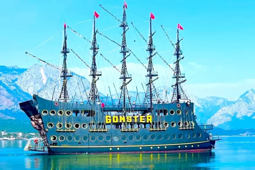 Join the Kemer Pirate Boat Trip Gonster – an all-inclusive tour with swimming, foam party, lunch and drinks for an unforgettable day!